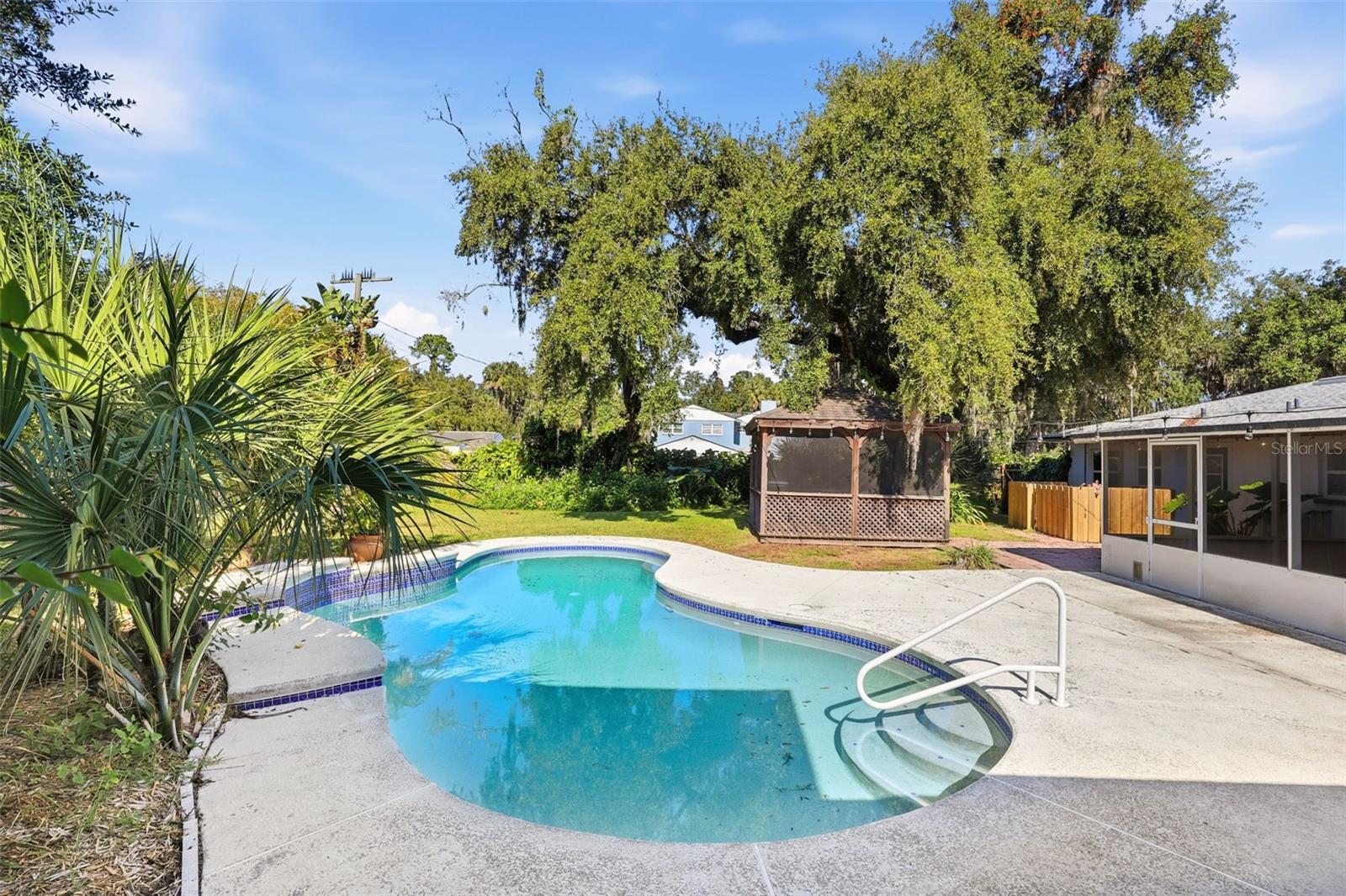 MAYFAIR - Residential