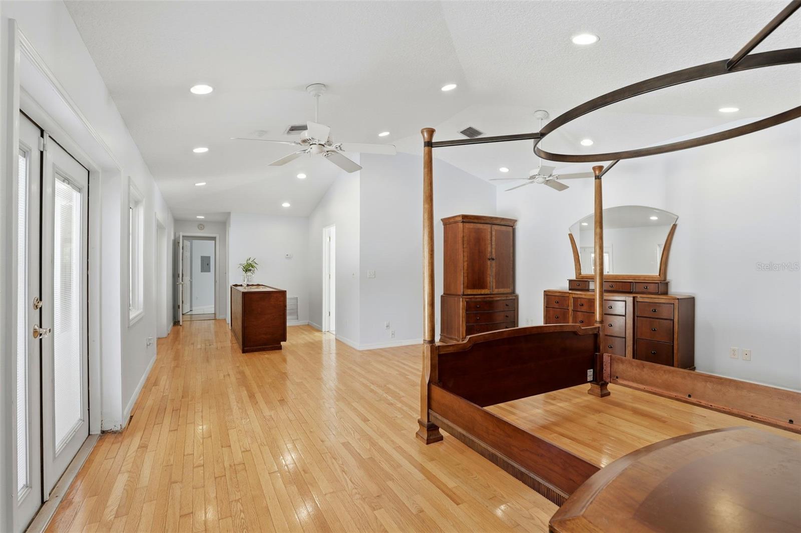 MAYFAIR - Residential