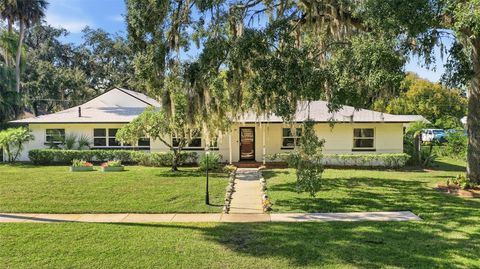 Photo of 114 N Summerlin Avenue, Sanford, FL 32771 (MLS # O6358962)