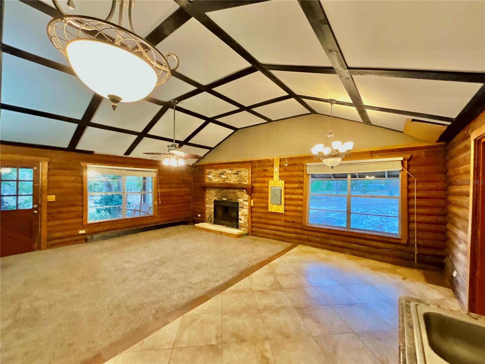 MELROSE LANDING - Residential