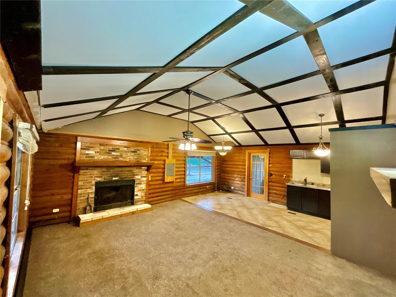 MELROSE LANDING - Residential