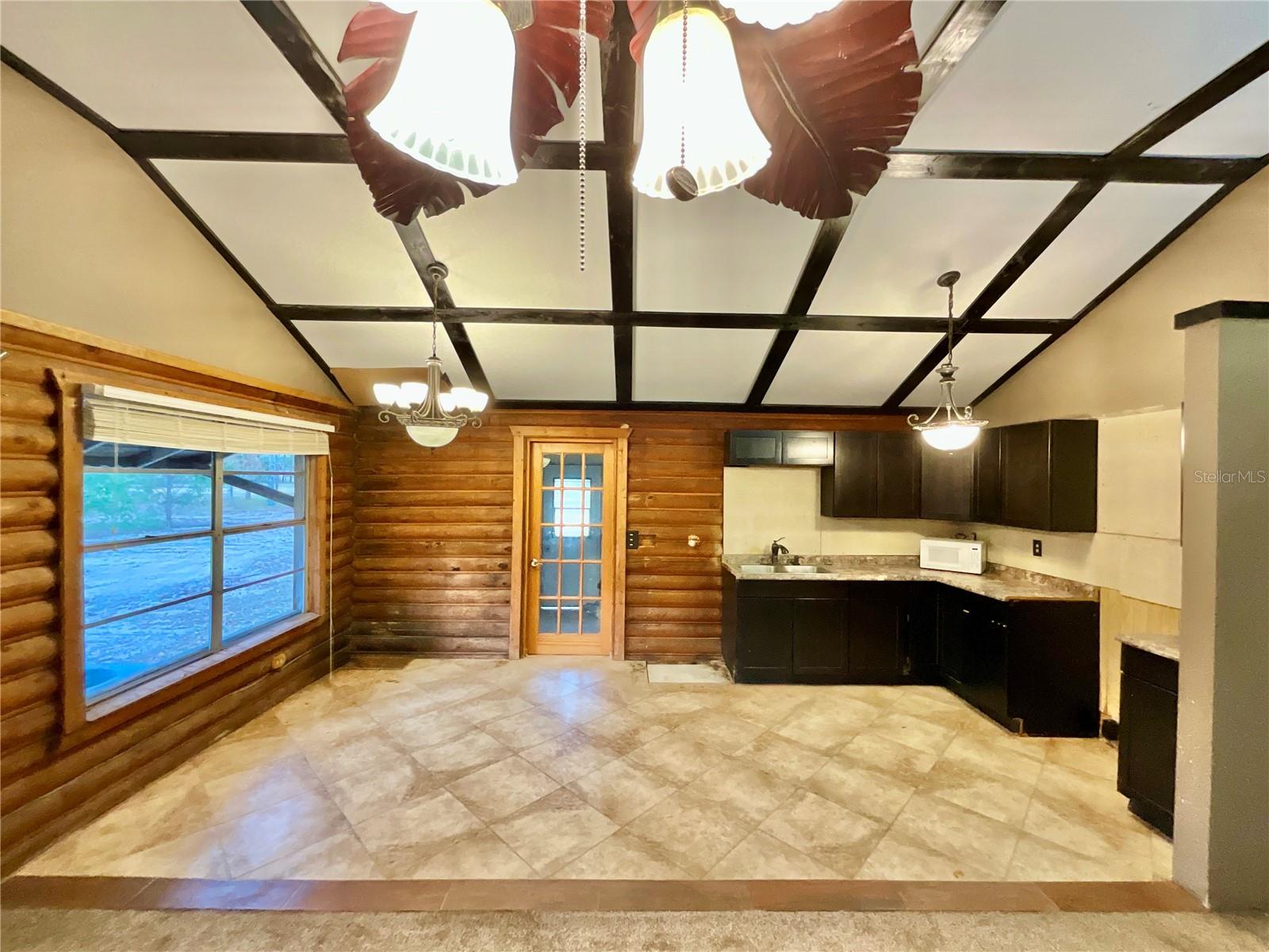 MELROSE LANDING - Residential