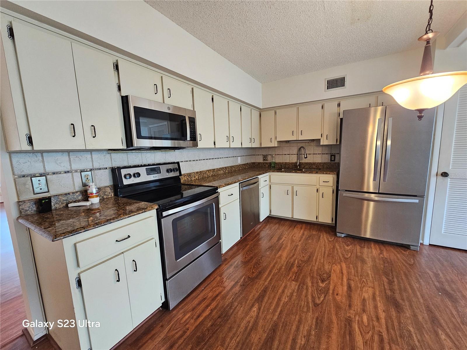 ON TOP OF THE WORLD - Residential Lease