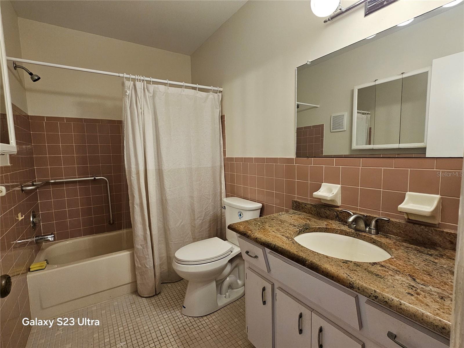 ON TOP OF THE WORLD - Residential Lease