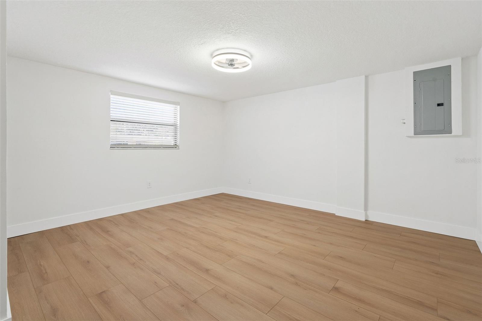 BAY PARK ESTATES - Residential