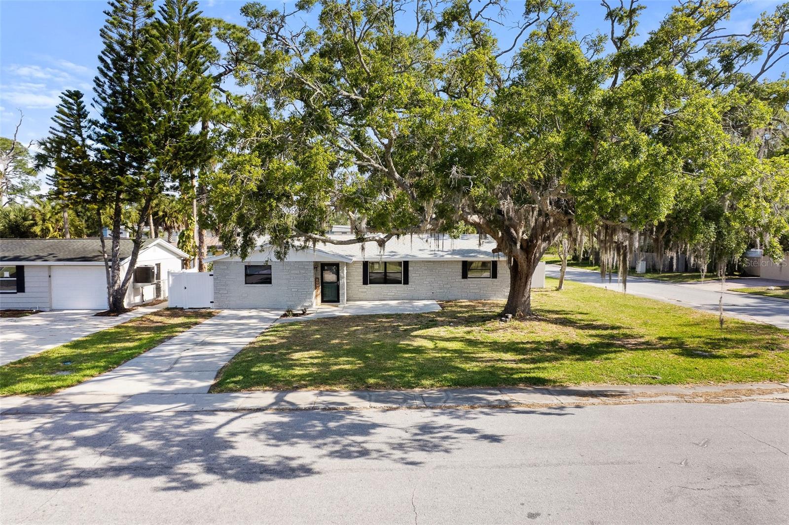 BAY PARK ESTATES - Residential