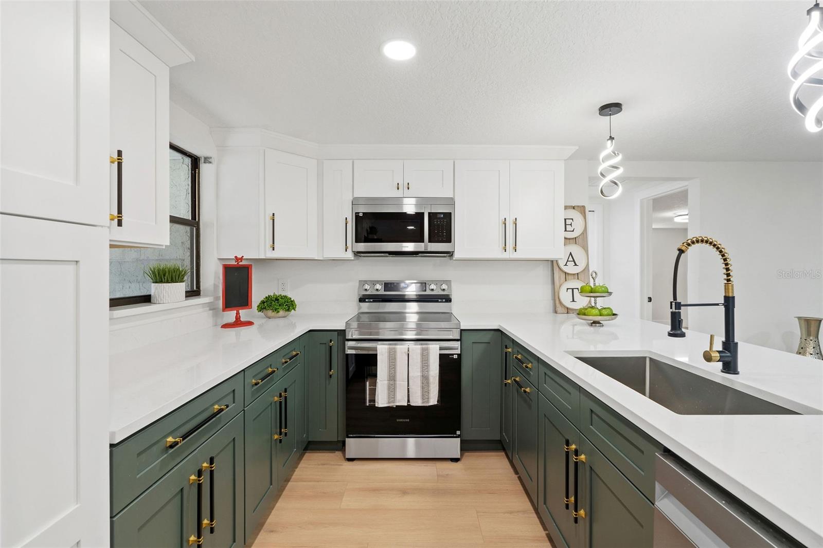 BAY PARK ESTATES - Residential