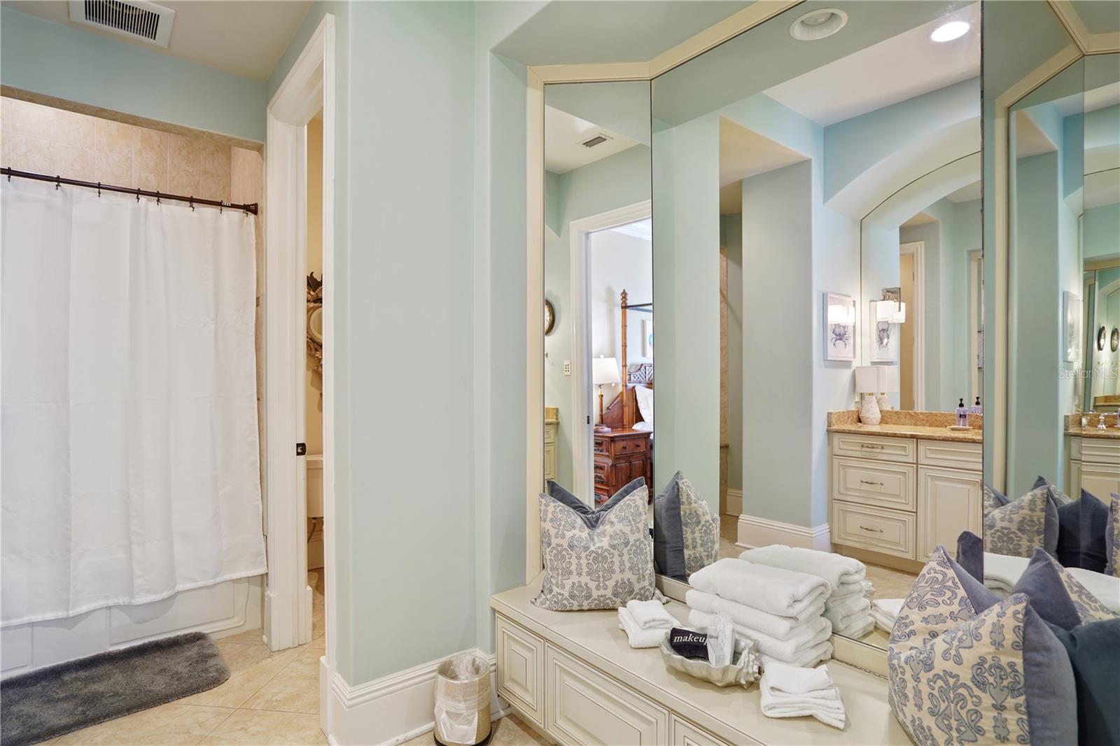 TIERRA VERDE - Residential