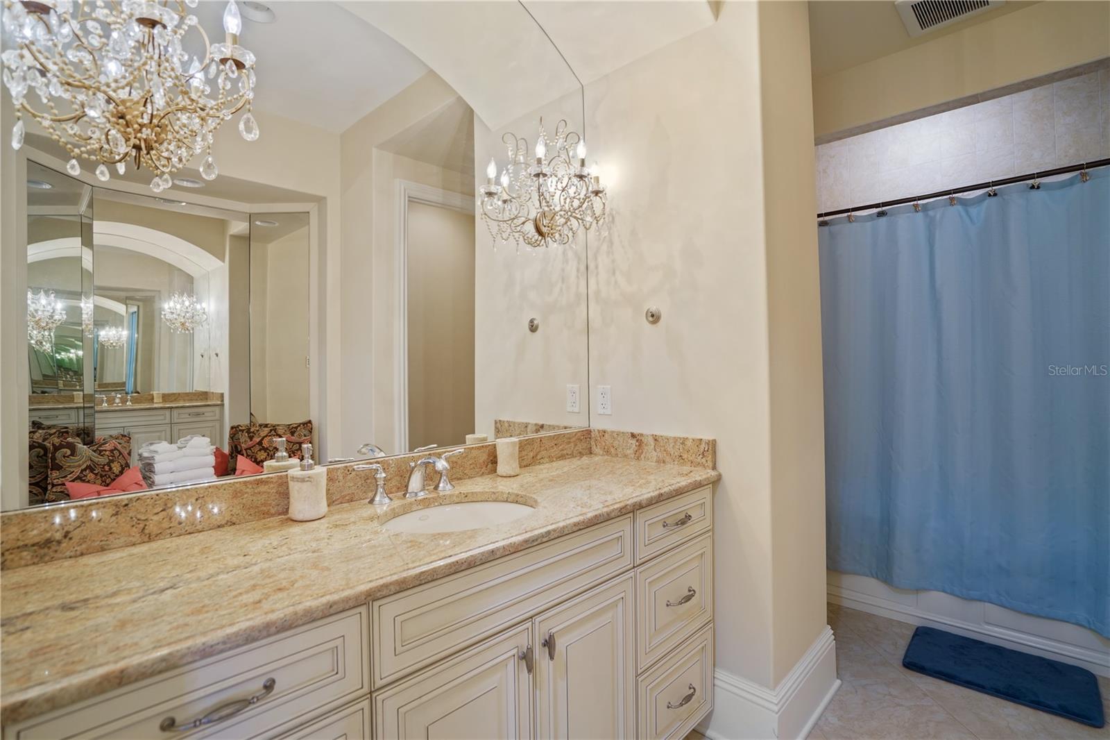 TIERRA VERDE - Residential