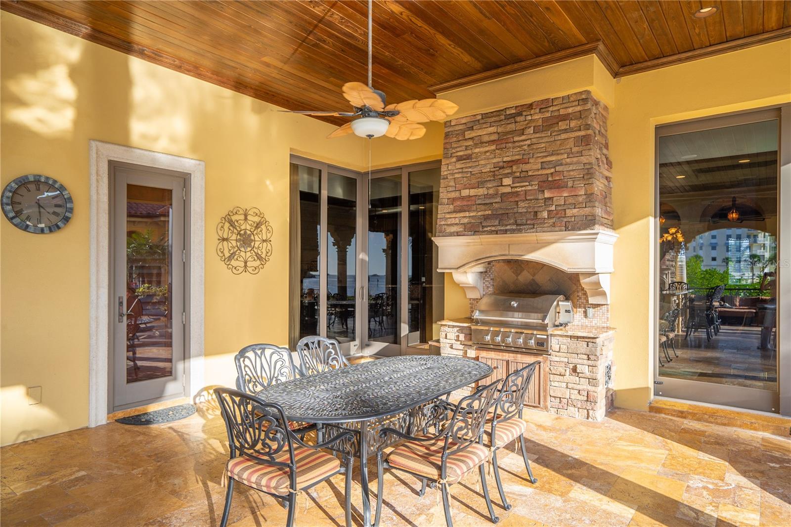 TIERRA VERDE - Residential