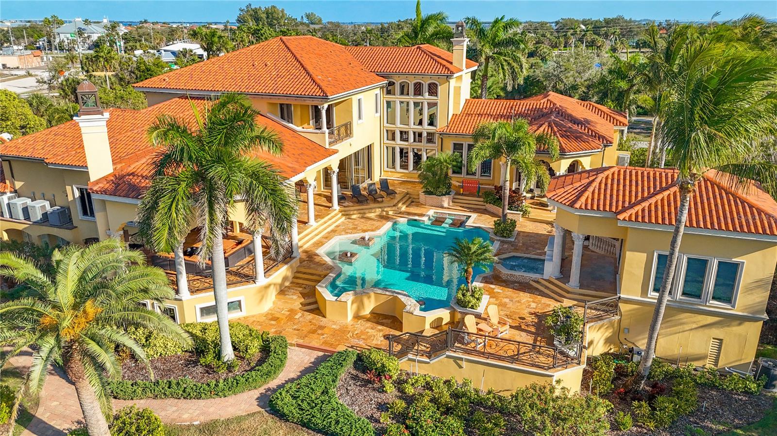 TIERRA VERDE - Residential