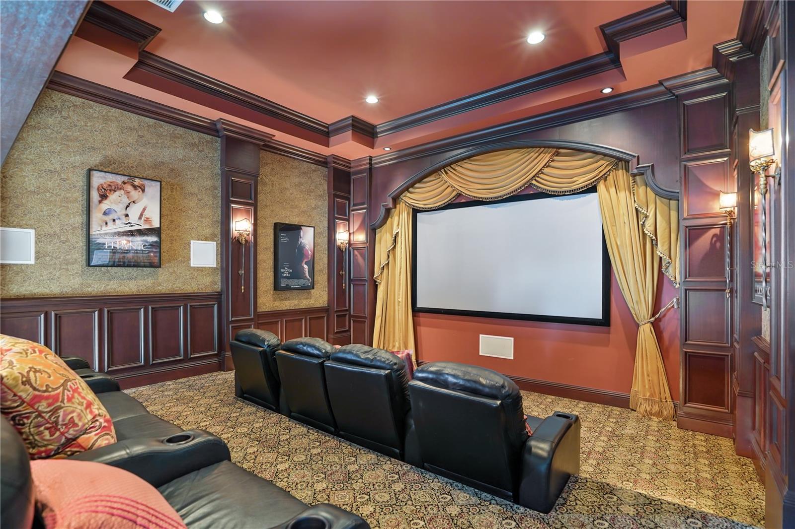 TIERRA VERDE - Residential