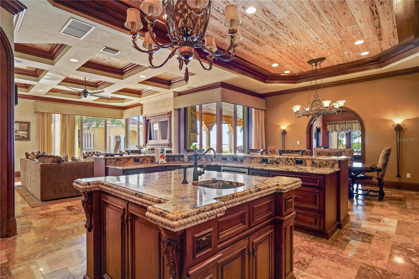 TIERRA VERDE - Residential