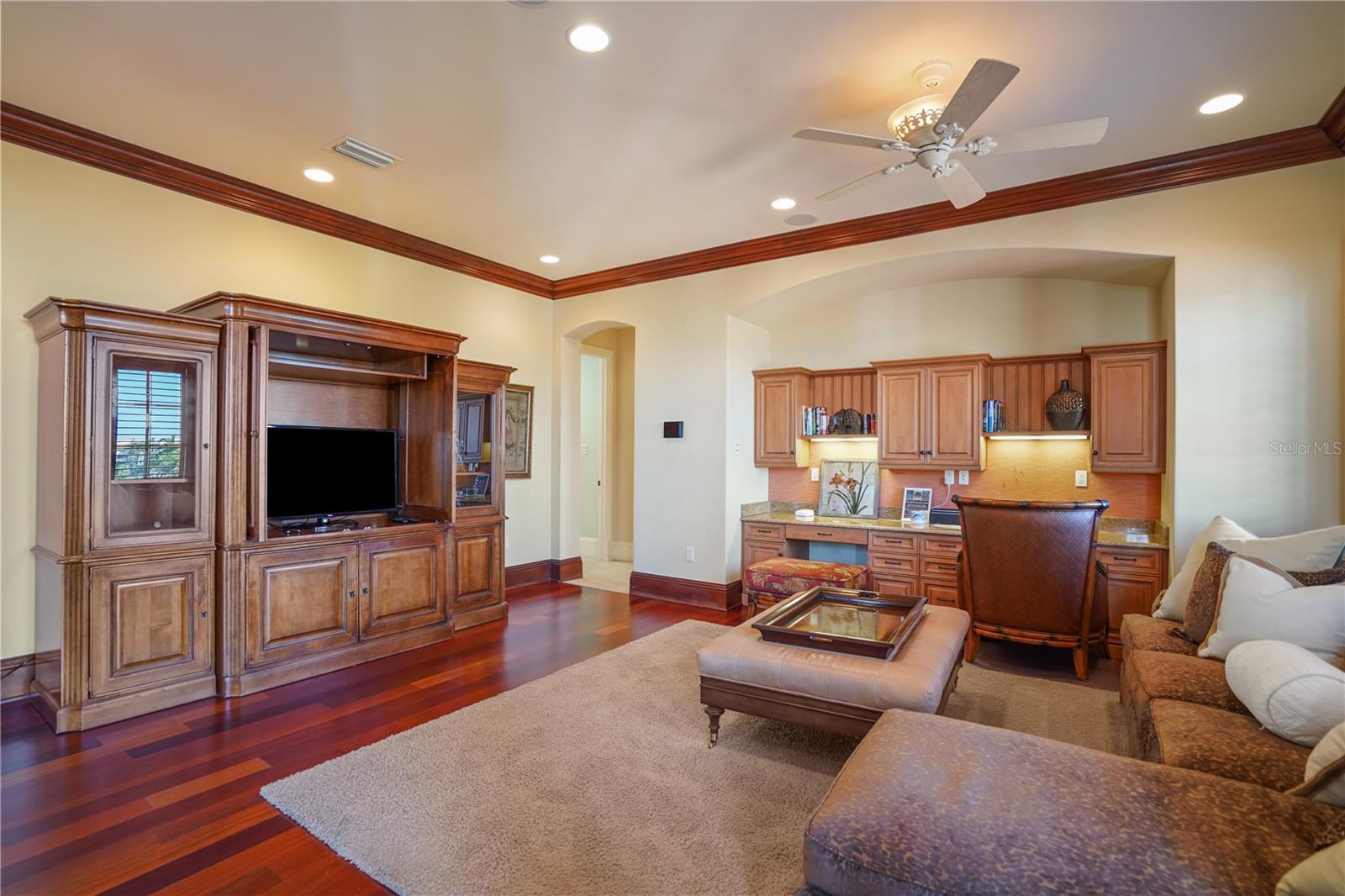 TIERRA VERDE - Residential