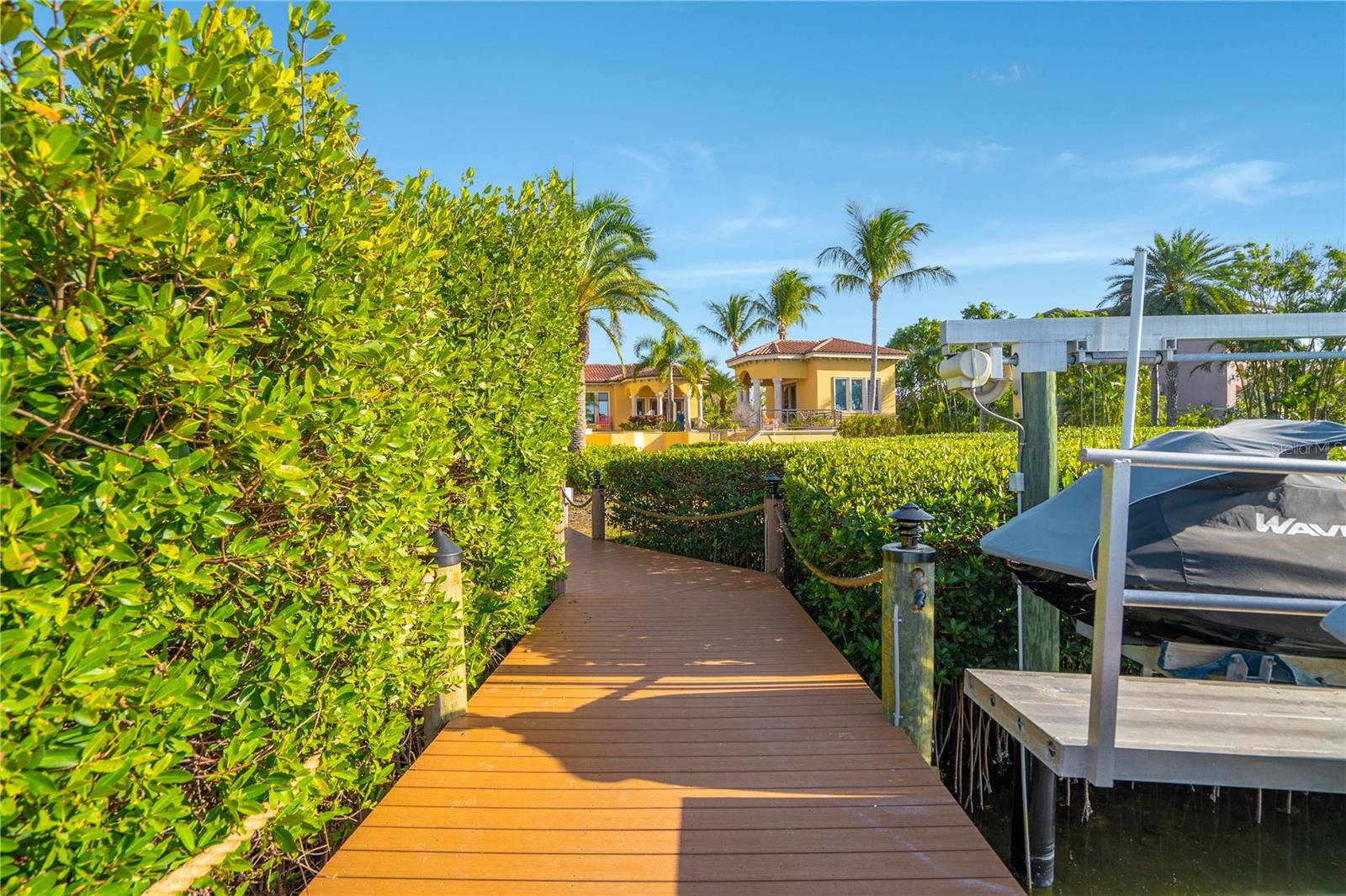 TIERRA VERDE - Residential