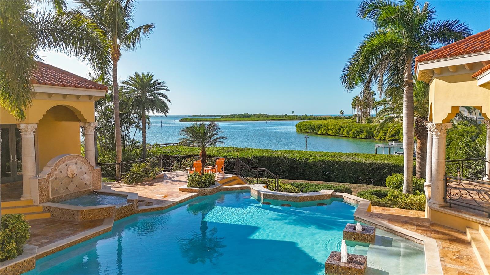 TIERRA VERDE - Residential