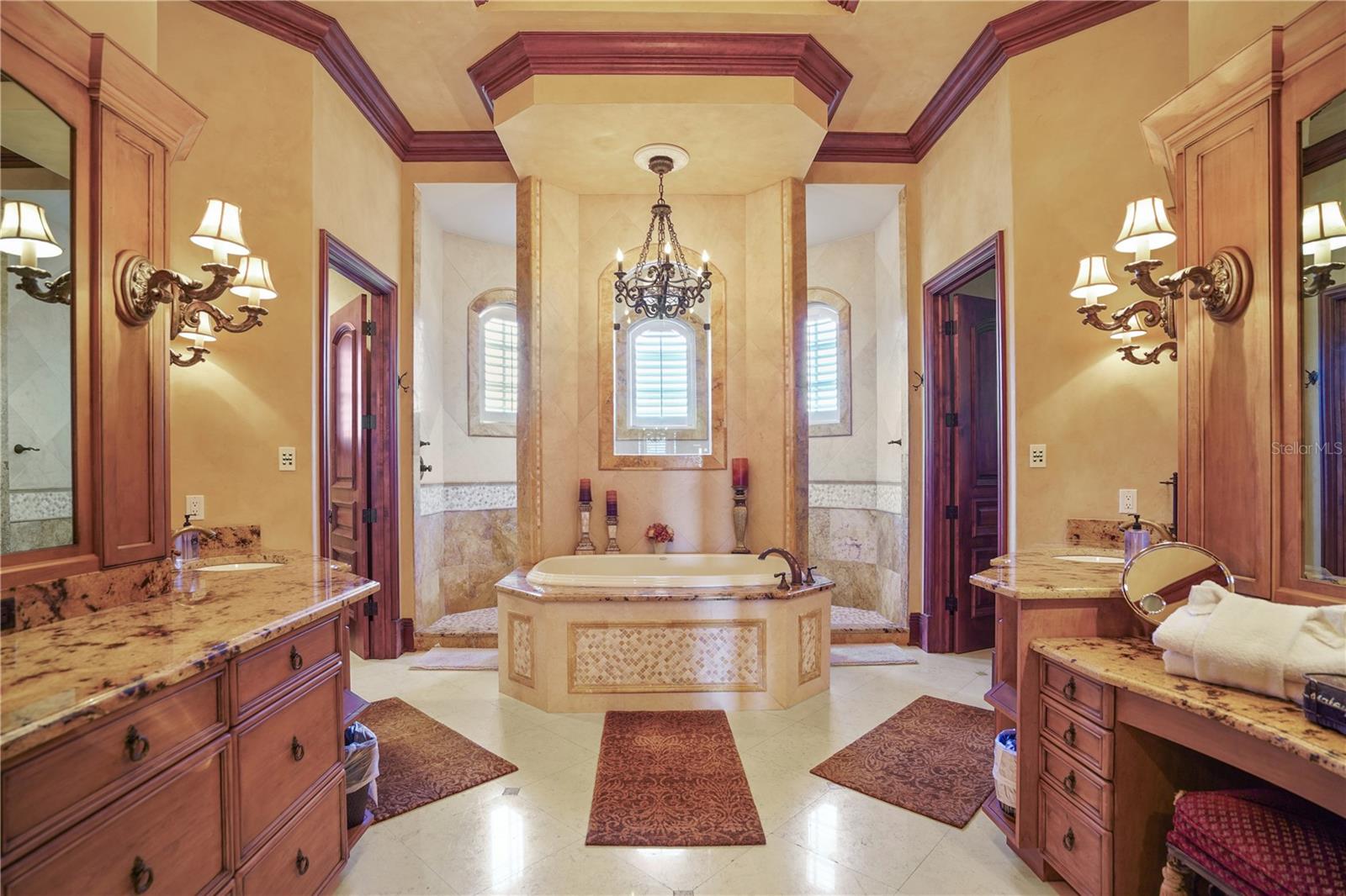 TIERRA VERDE - Residential