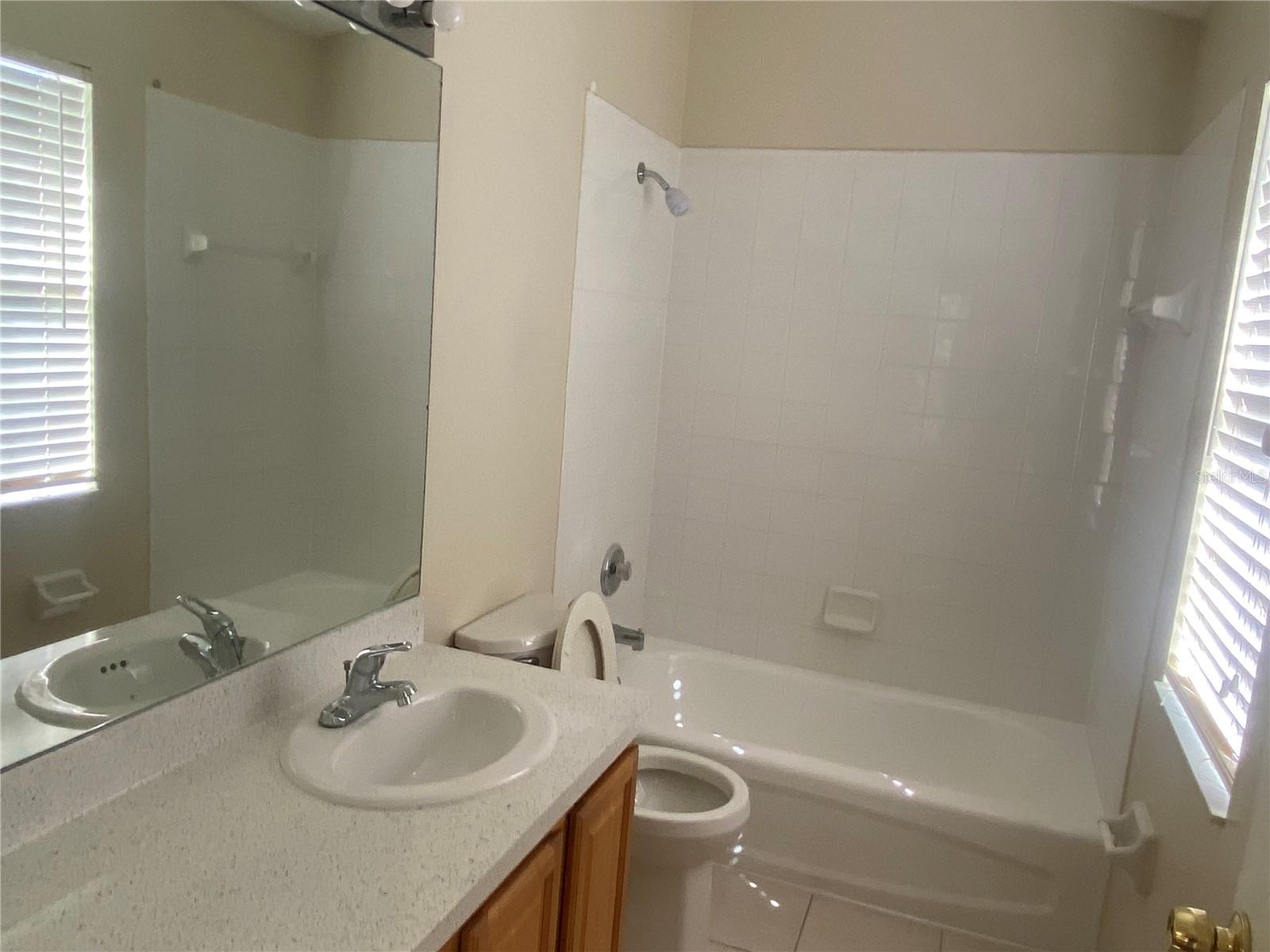 THE PROMENADE TWNHMS AT WES - Residential Lease