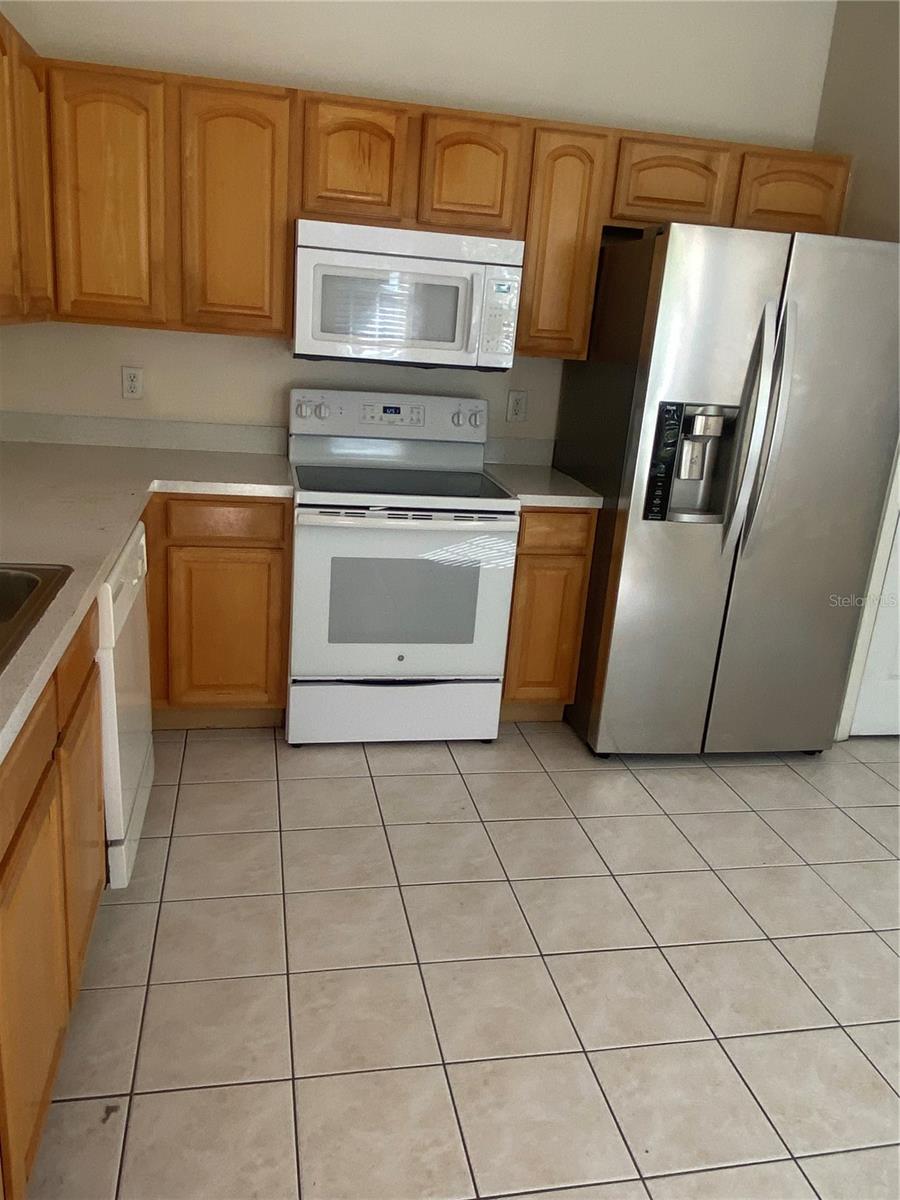 THE PROMENADE TWNHMS AT WES - Residential Lease