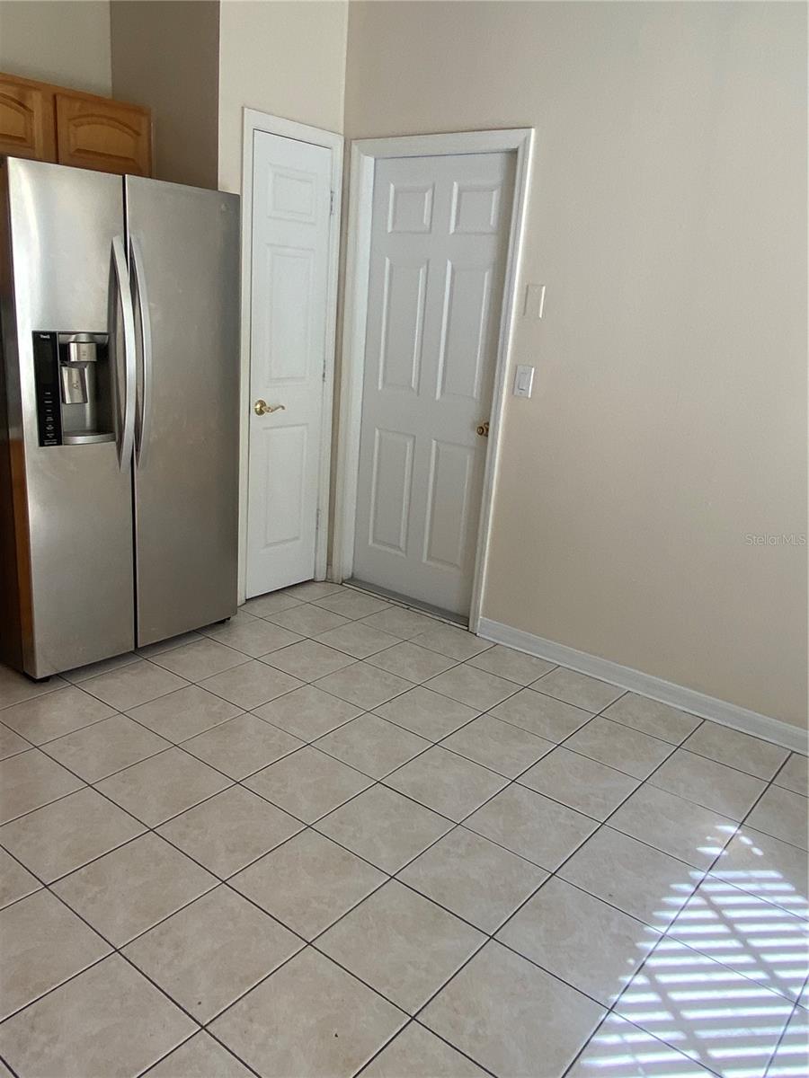 THE PROMENADE TWNHMS AT WES - Residential Lease