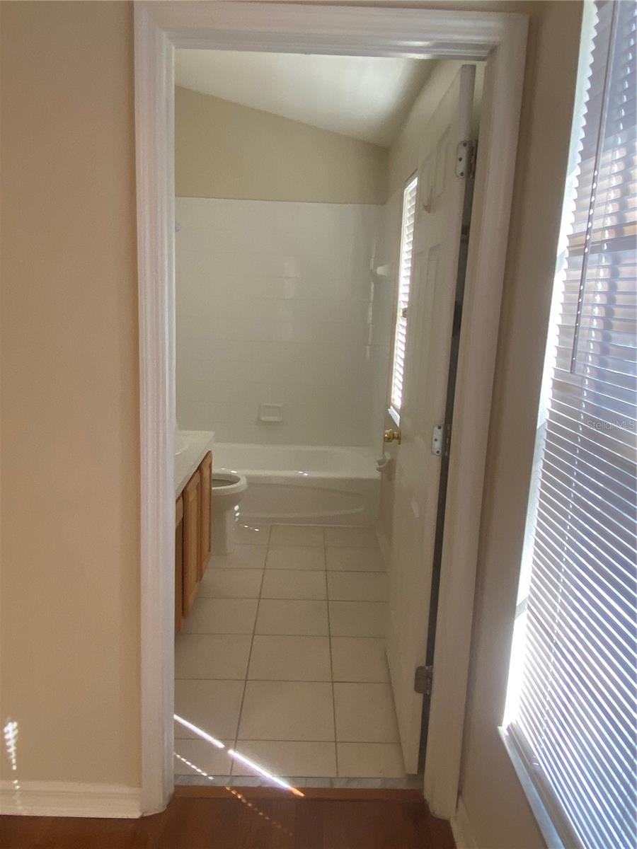 THE PROMENADE TWNHMS AT WES - Residential Lease