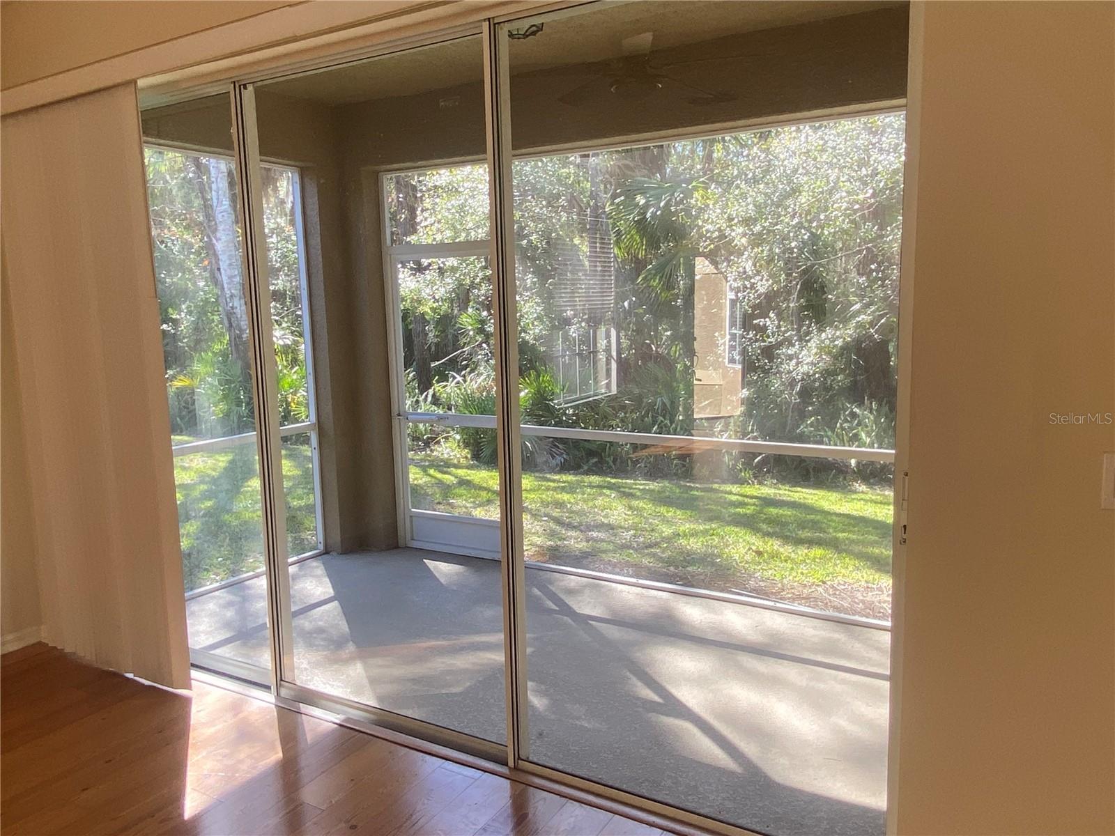 THE PROMENADE TWNHMS AT WES - Residential Lease