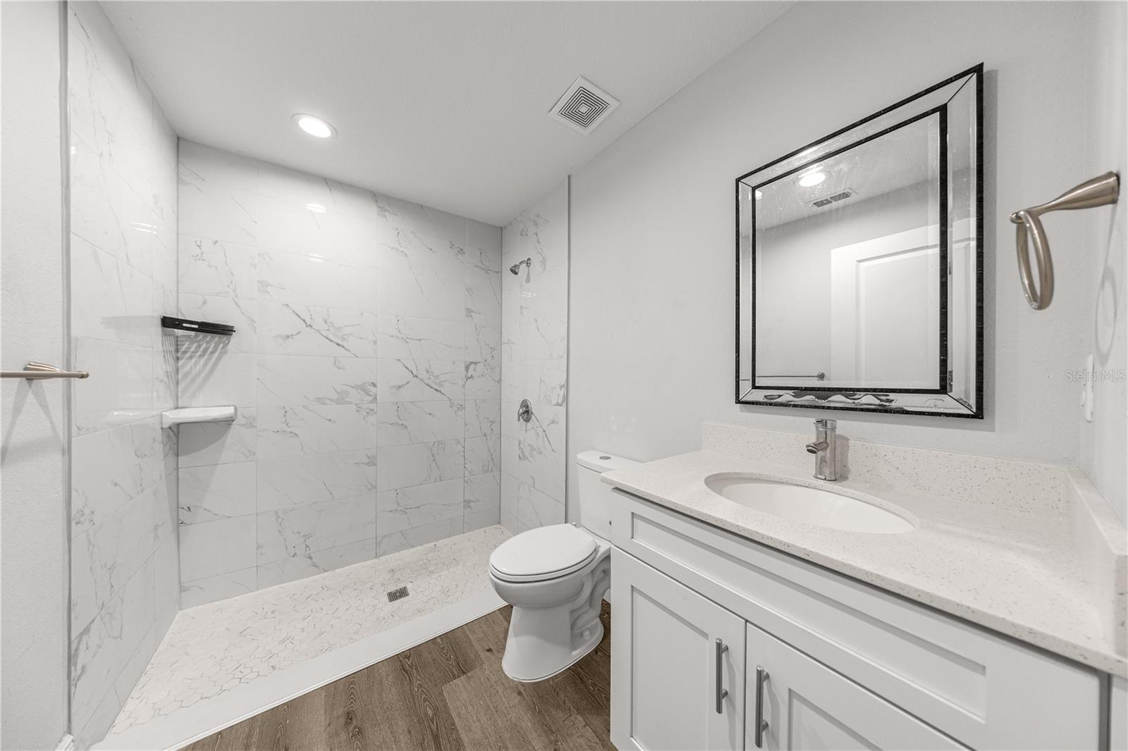 OCALA RDG UN 03 - Residential Lease