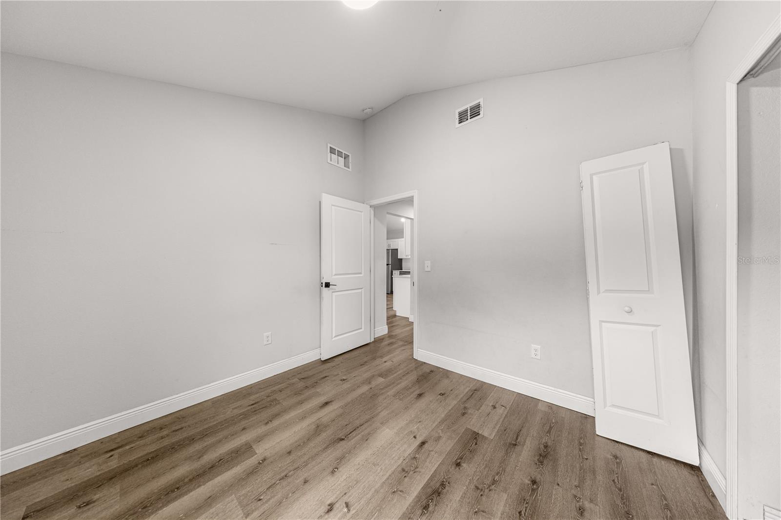 OCALA RDG UN 03 - Residential Lease