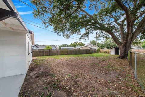 A home in LAKELAND