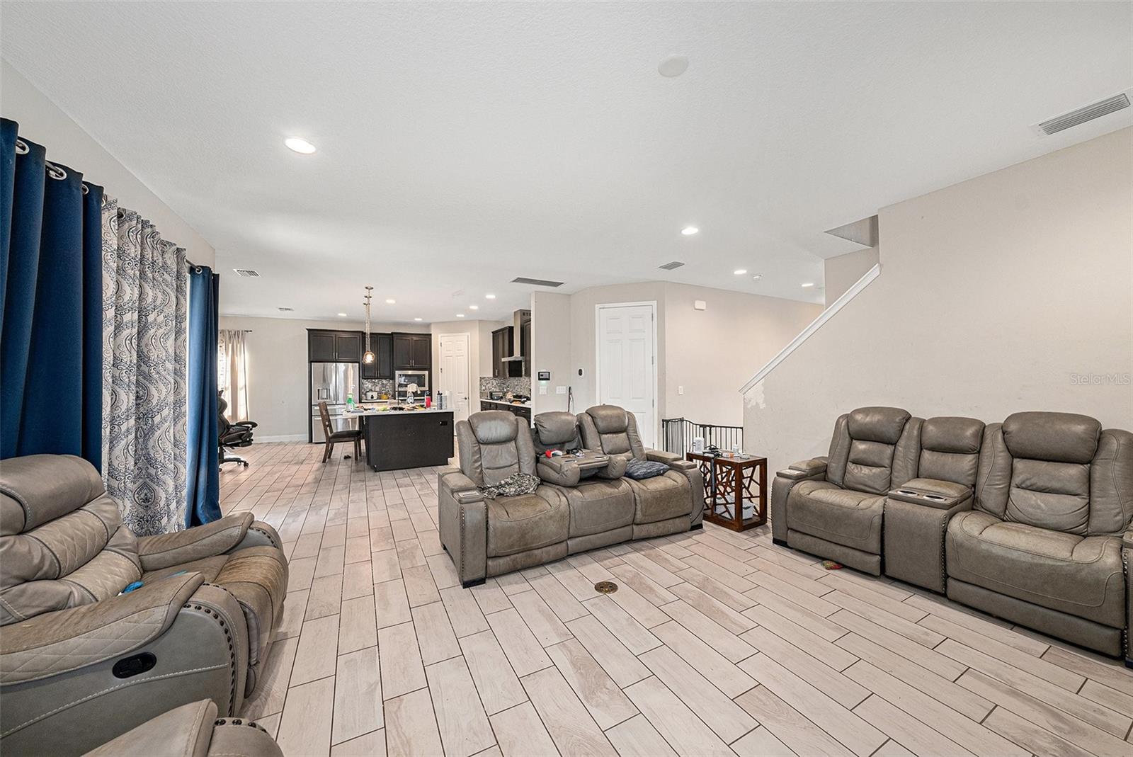 B & D HAWKSTONE PH 1 - Residential