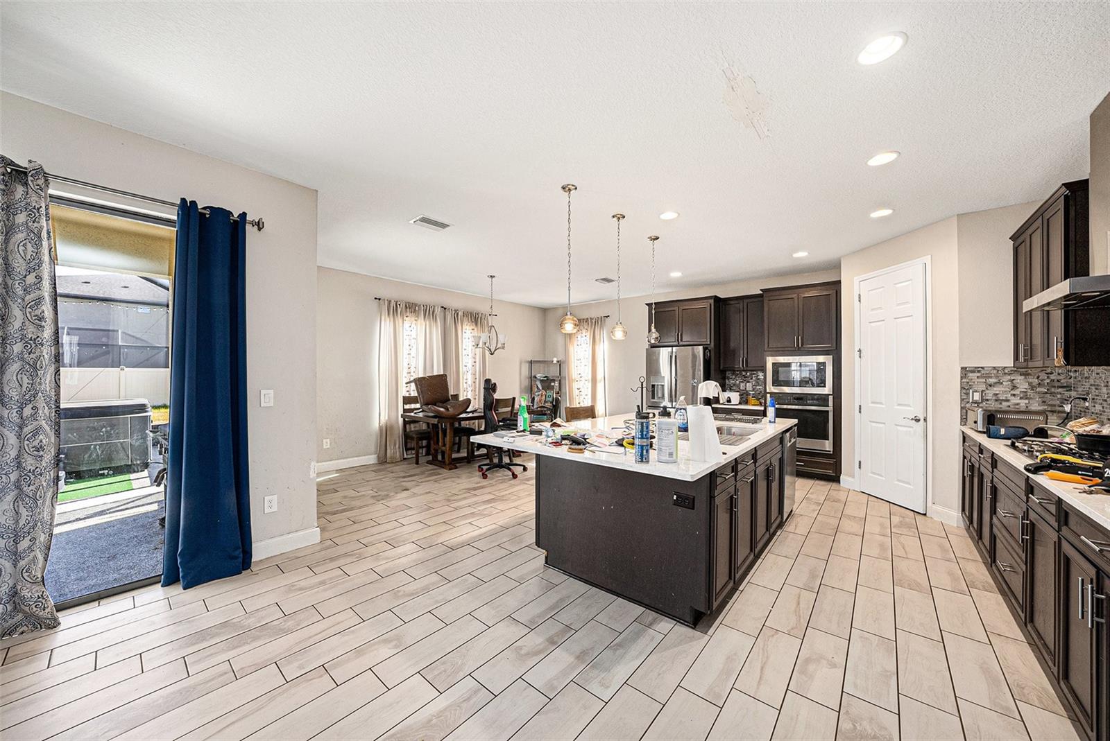 B & D HAWKSTONE PH 1 - Residential