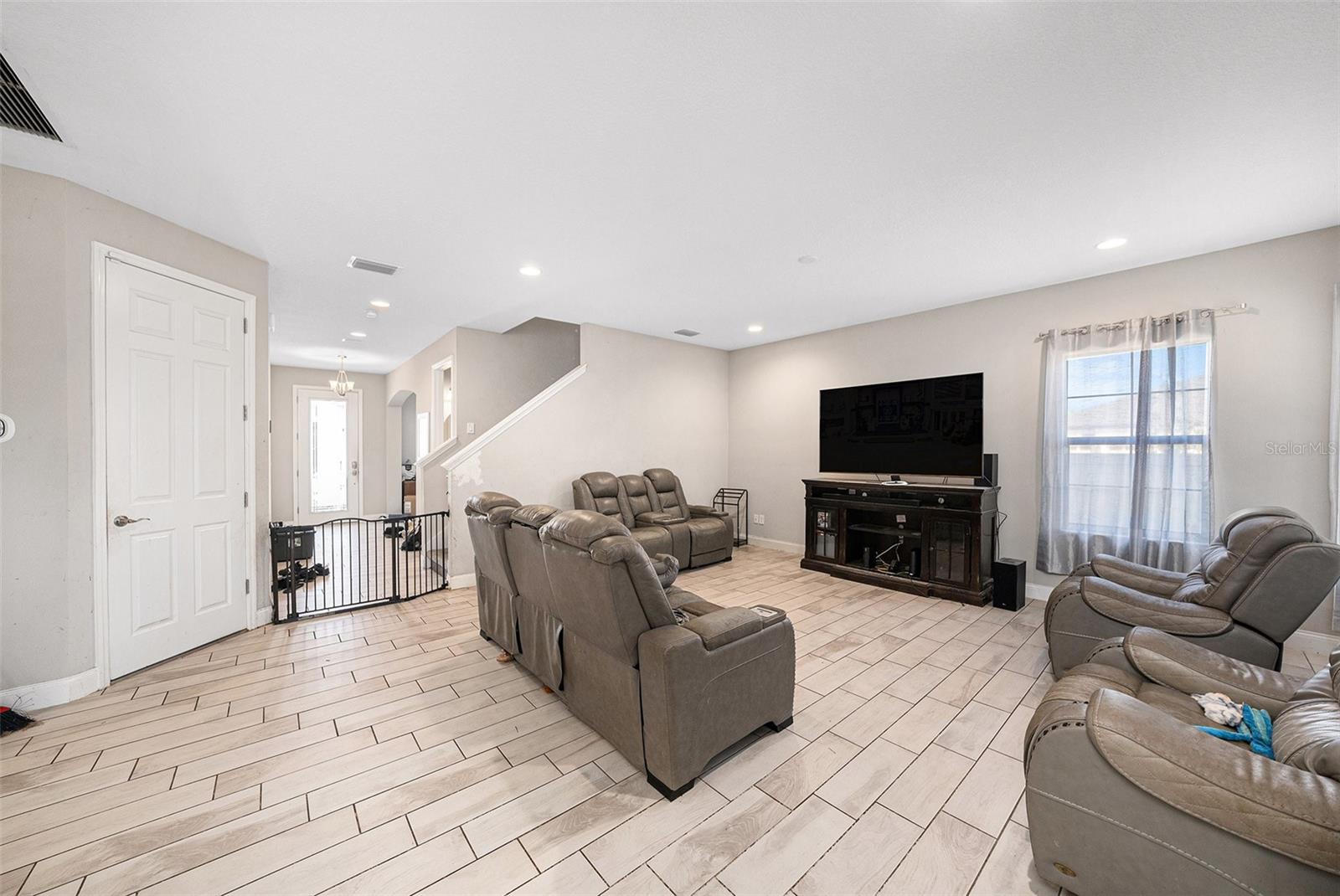 B & D HAWKSTONE PH 1 - Residential