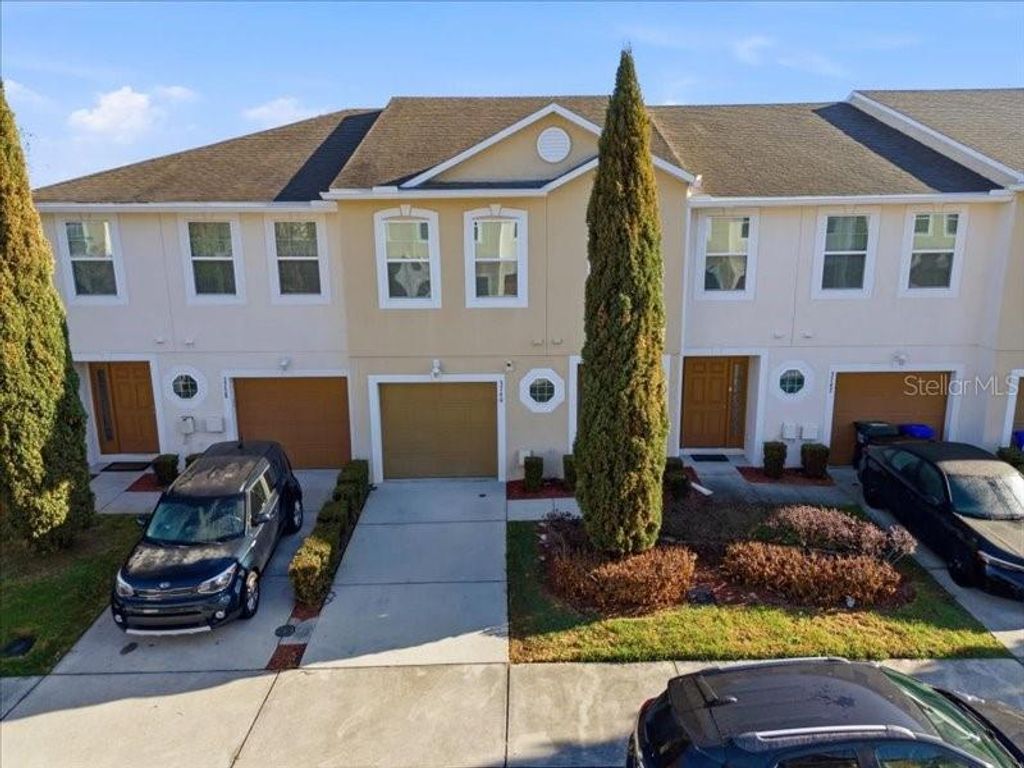 Photo of 3740 Woodbury Hill Loop, Lakeland, FL 33810 (MLS # L4962868)