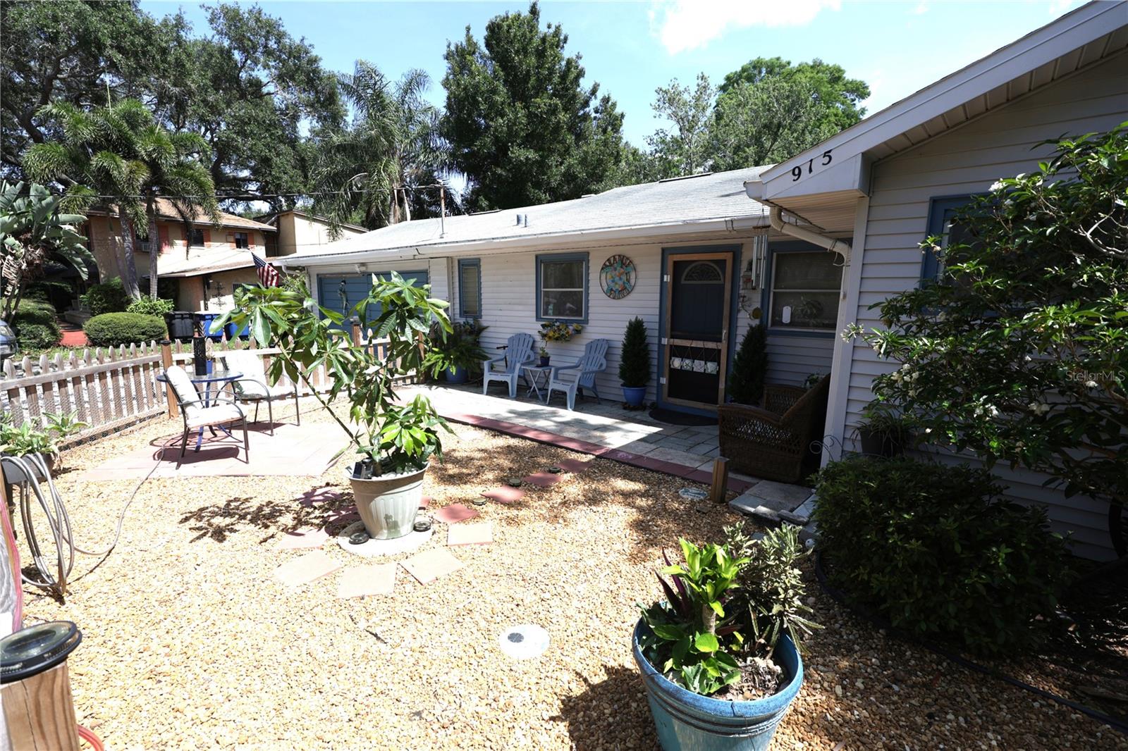 915 DEMPSEY STREET