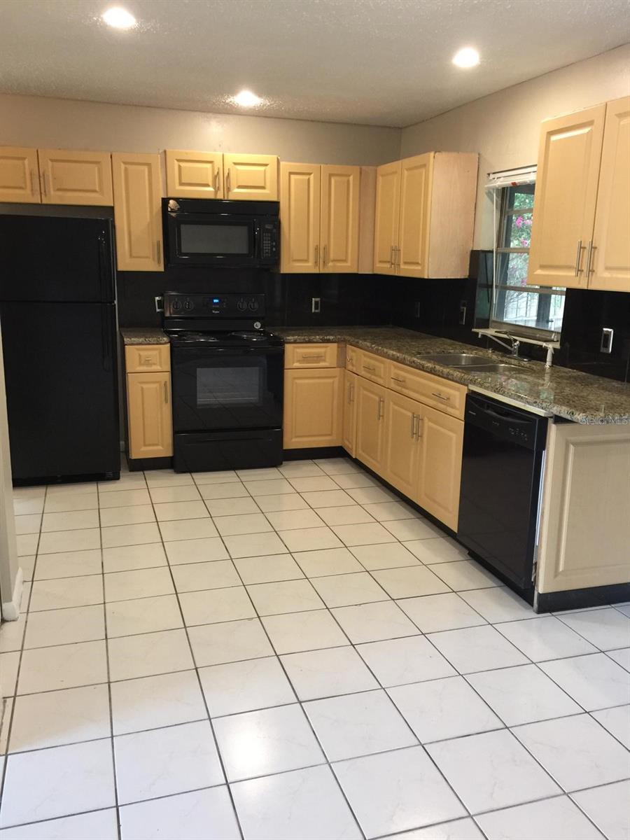 VALRICO MANOR UNIT 3 - Residential Lease