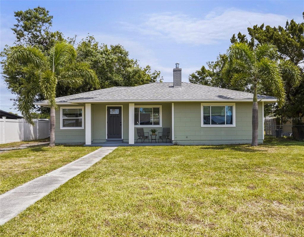 Photo of 3102 16th Avenue W, Bradenton, FL 34205 (MLS # A4651918)