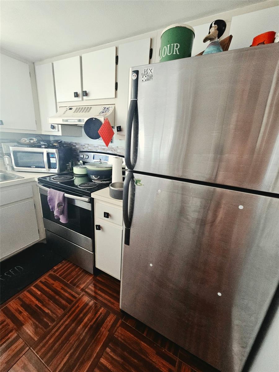 1054 LOTUS COVE COURT 641