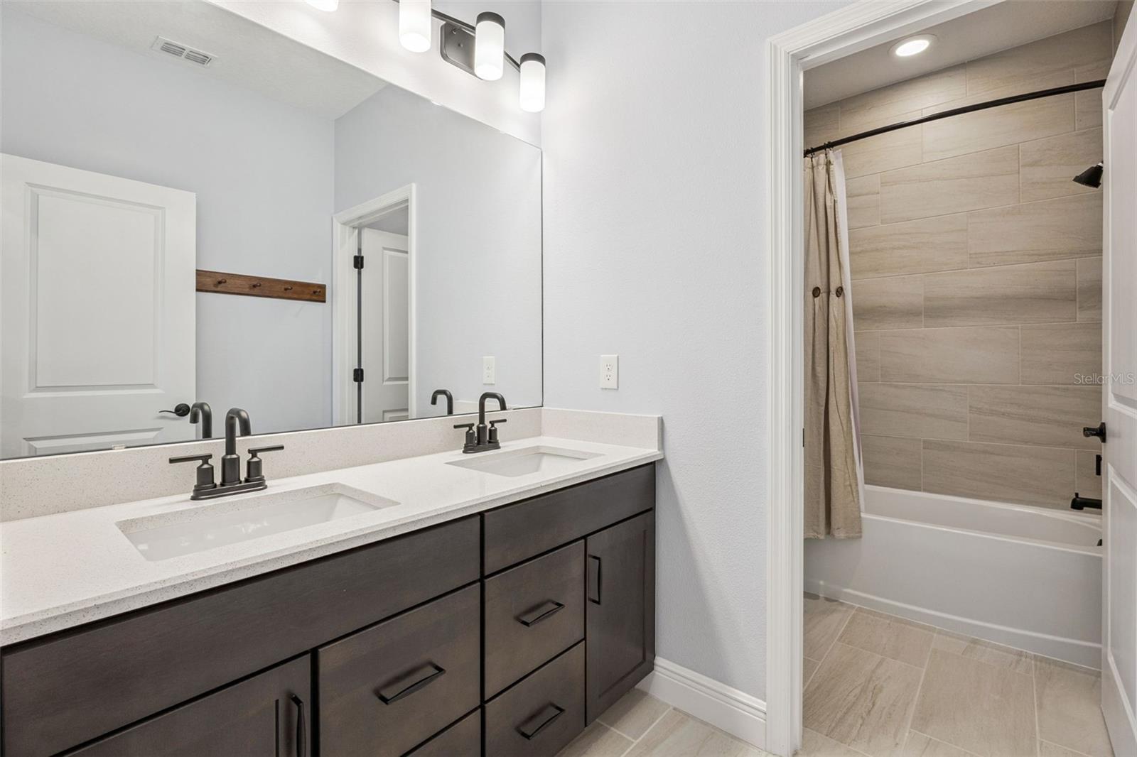 WINDING BAY PH 2 - Residential