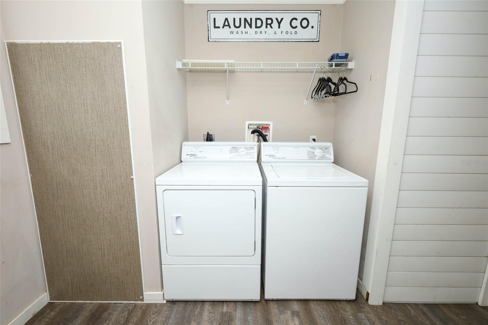 MULLET LAKE RETREAT 5 ACRE DEV - Residential