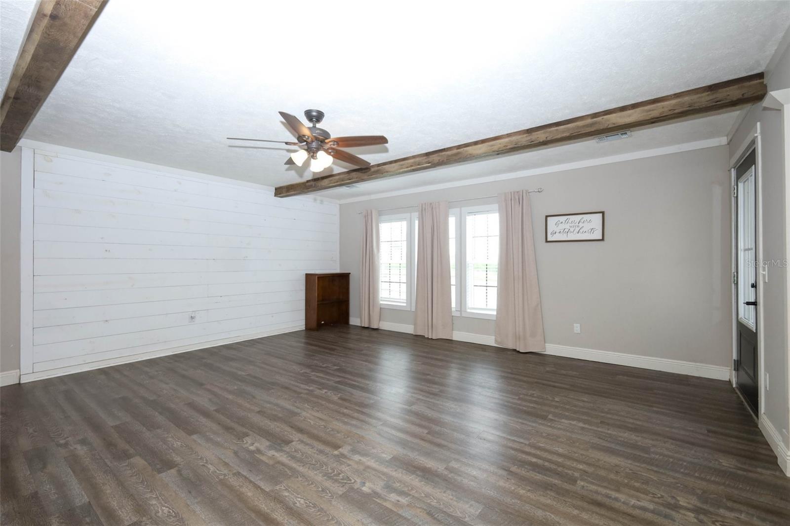 MULLET LAKE RETREAT 5 ACRE DEV - Residential