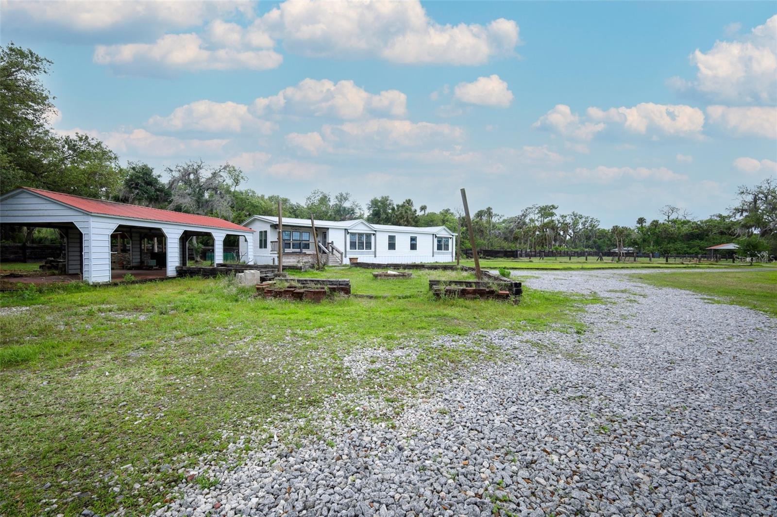 MULLET LAKE RETREAT 5 ACRE DEV - Residential