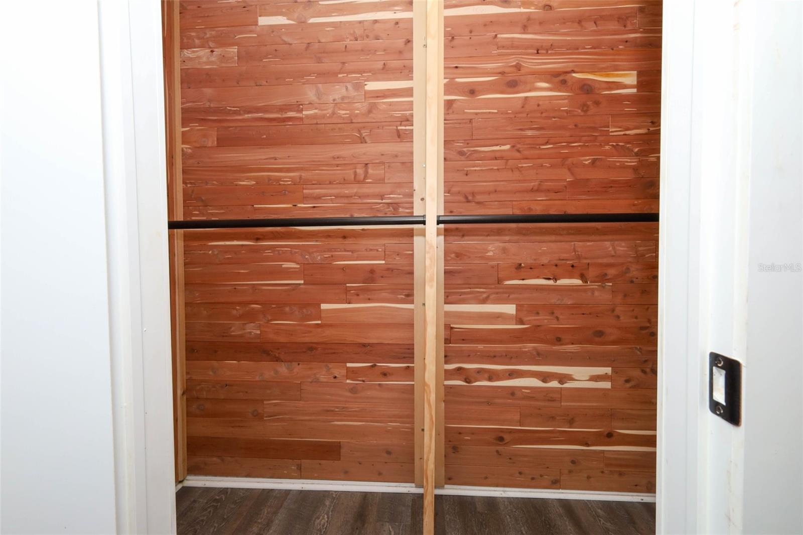 MULLET LAKE RETREAT 5 ACRE DEV - Residential