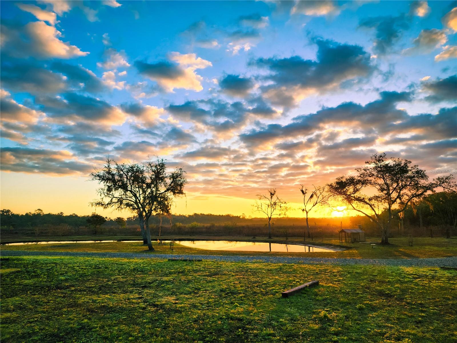 MULLET LAKE RETREAT 5 ACRE DEV - Residential