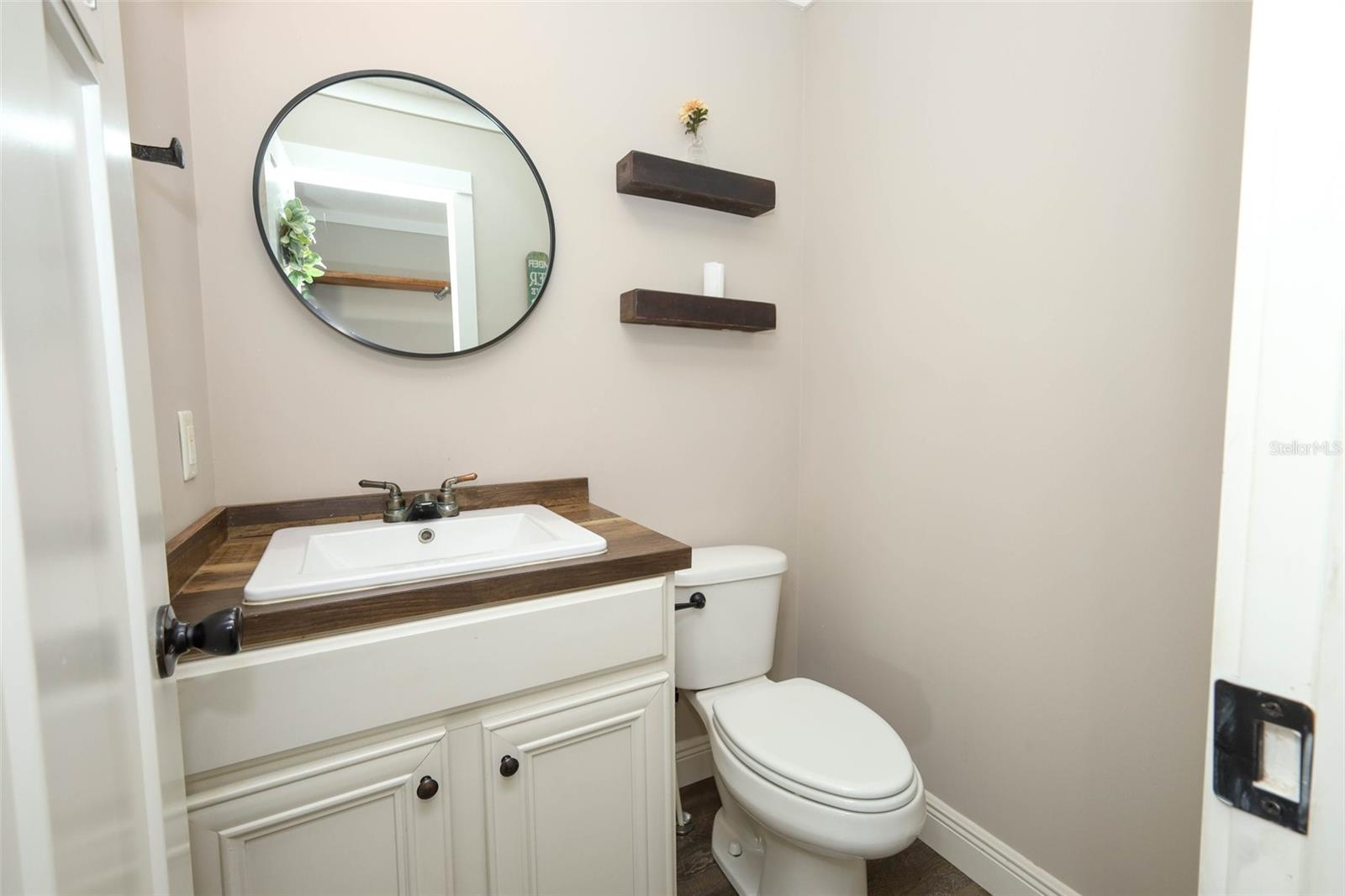 MULLET LAKE RETREAT 5 ACRE DEV - Residential