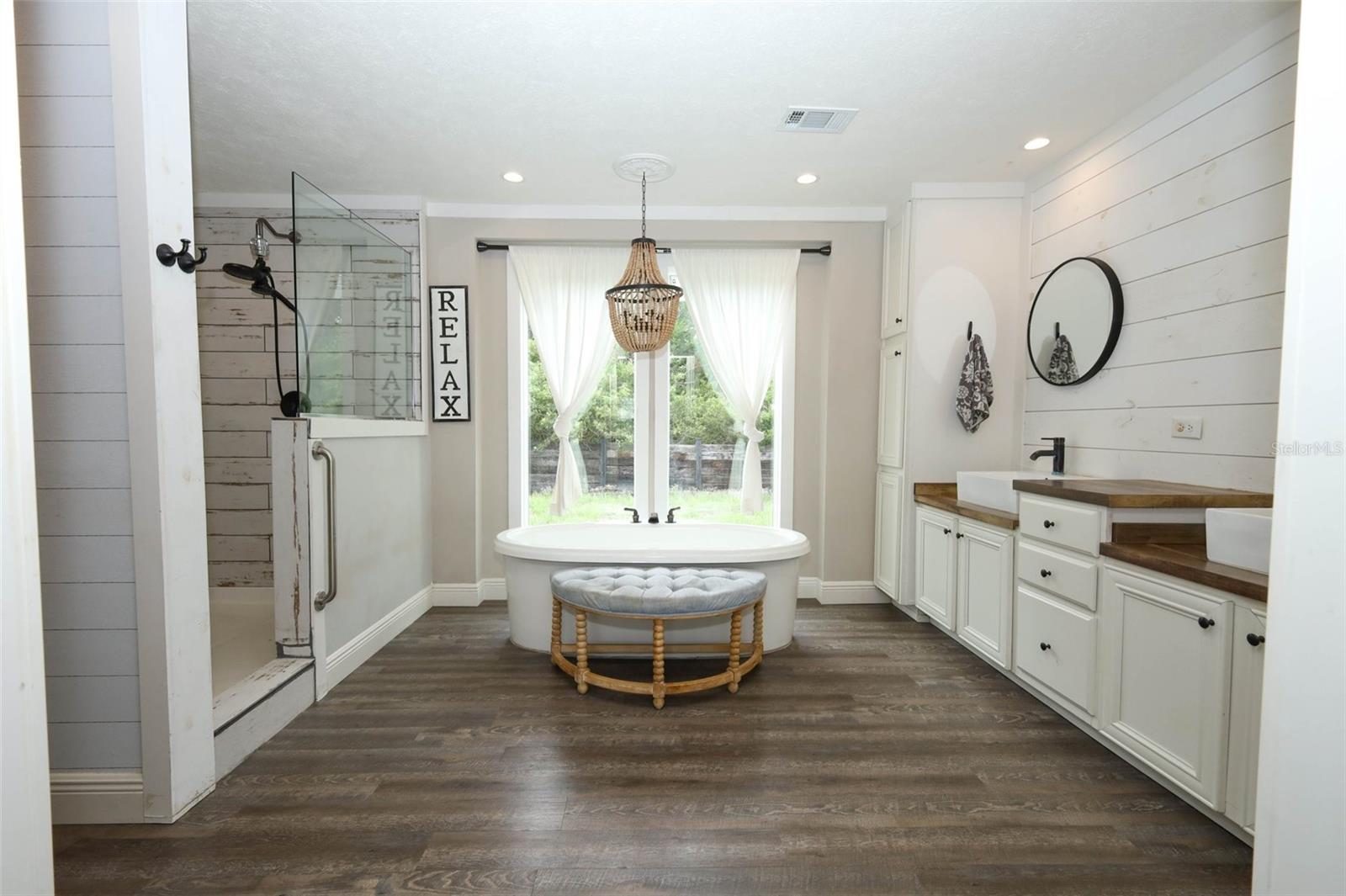 MULLET LAKE RETREAT 5 ACRE DEV - Residential