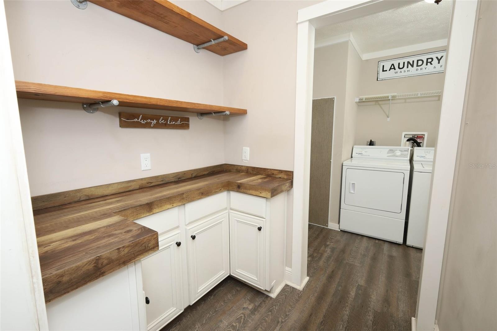 MULLET LAKE RETREAT 5 ACRE DEV - Residential