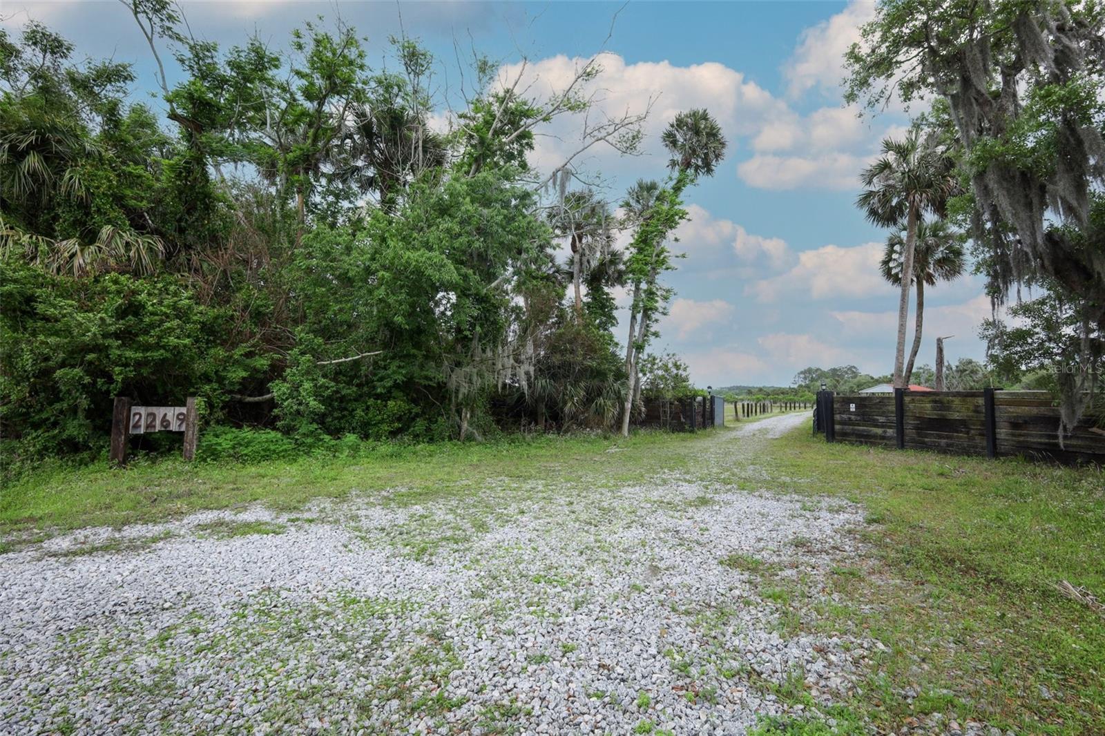 MULLET LAKE RETREAT 5 ACRE DEV - Residential
