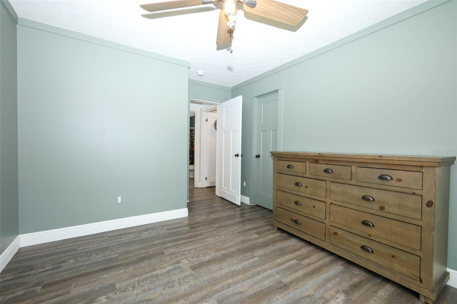 MULLET LAKE RETREAT 5 ACRE DEV - Residential