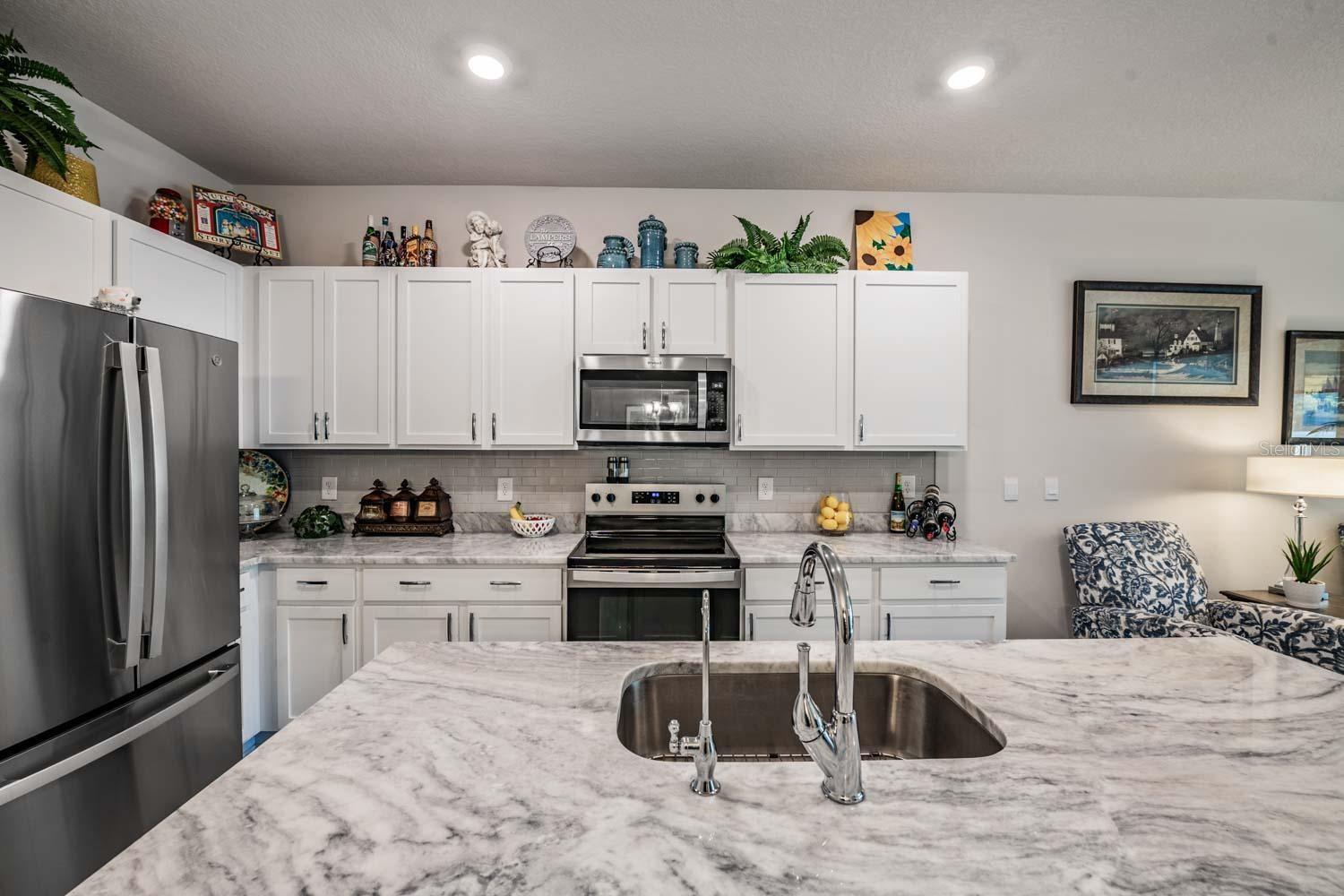 AZALEA SHORES - Residential