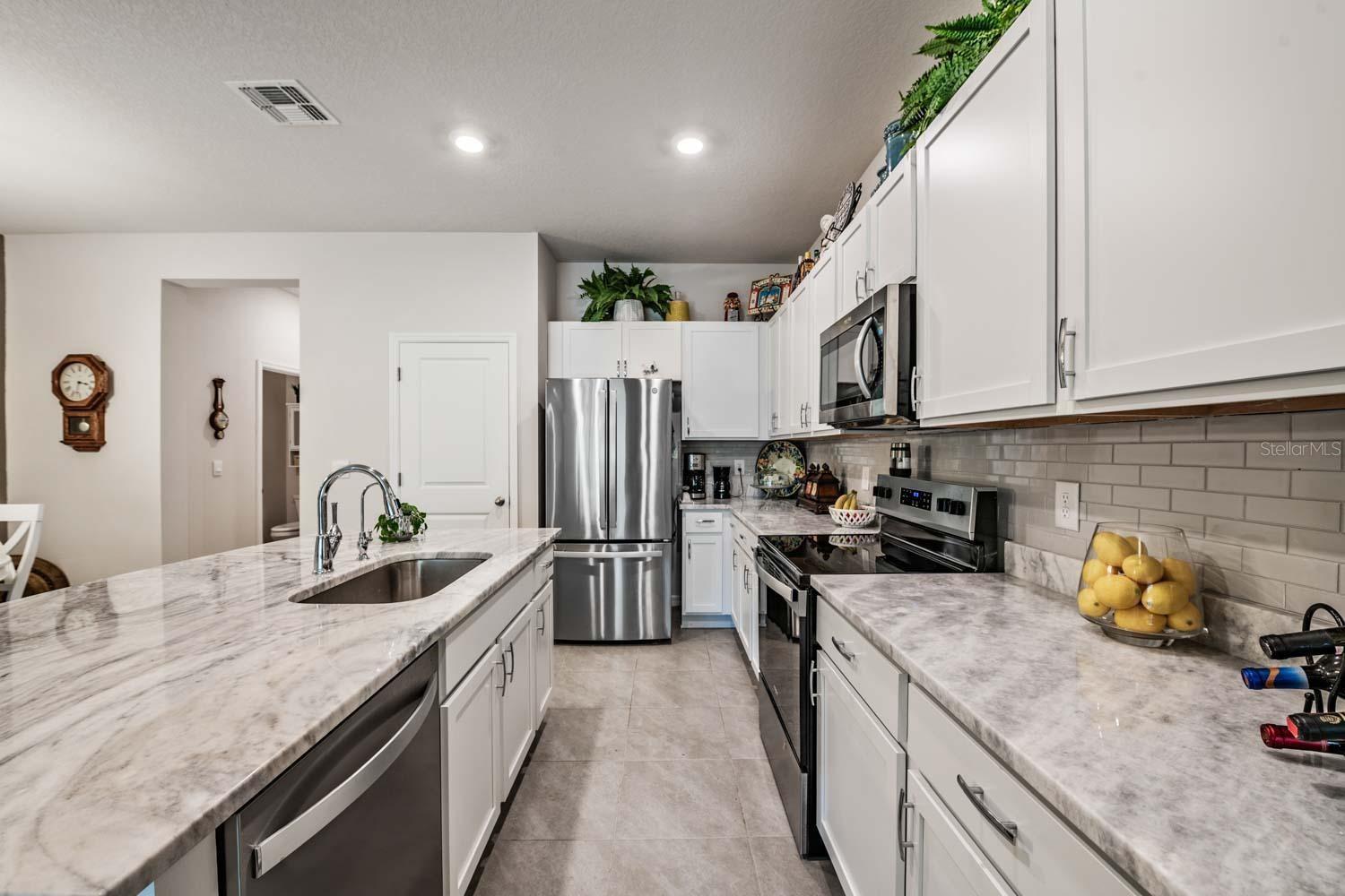 AZALEA SHORES - Residential